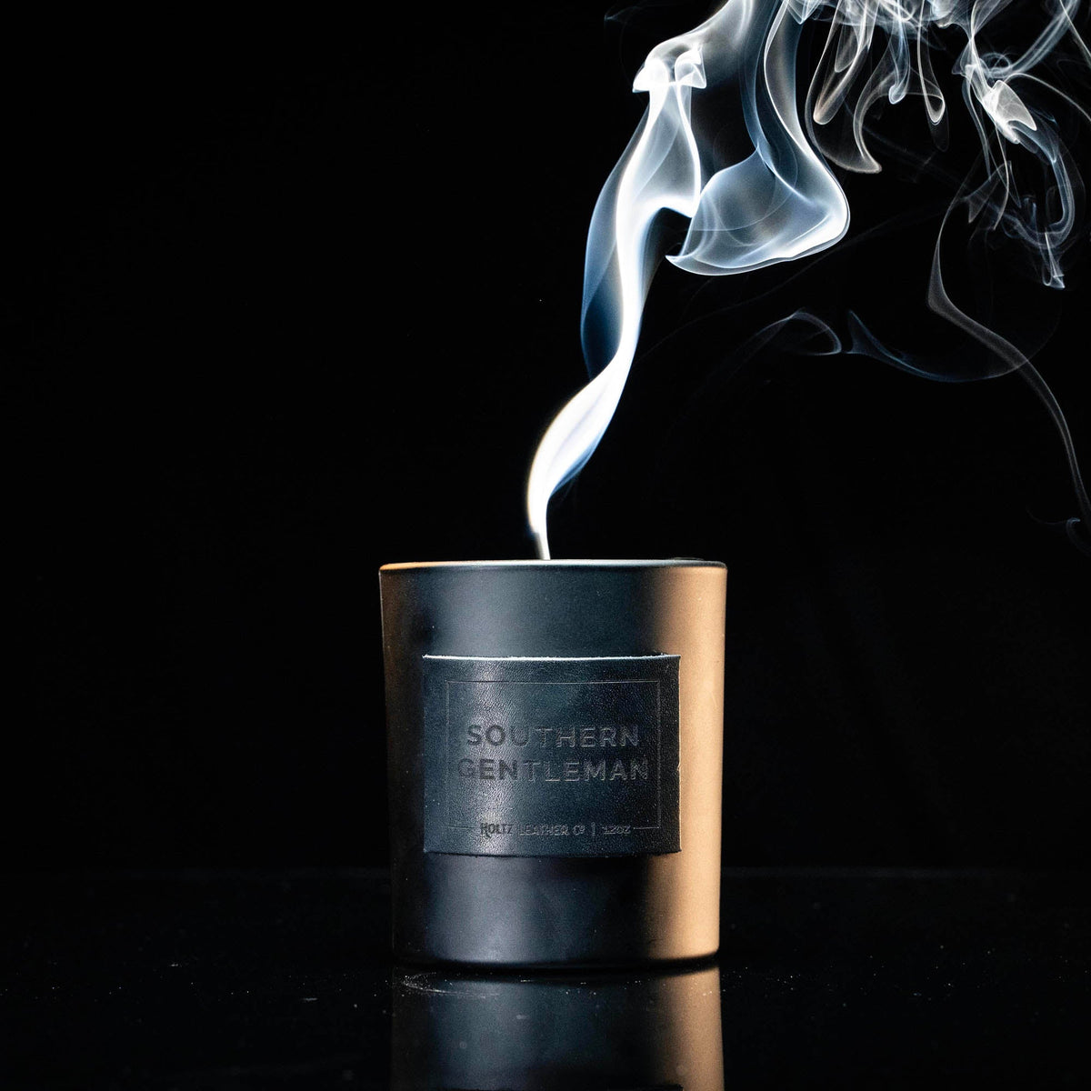 Southern Gentleman - Smolder Luxe Masculine Scented Leather Patch Candle - Holtz Leather