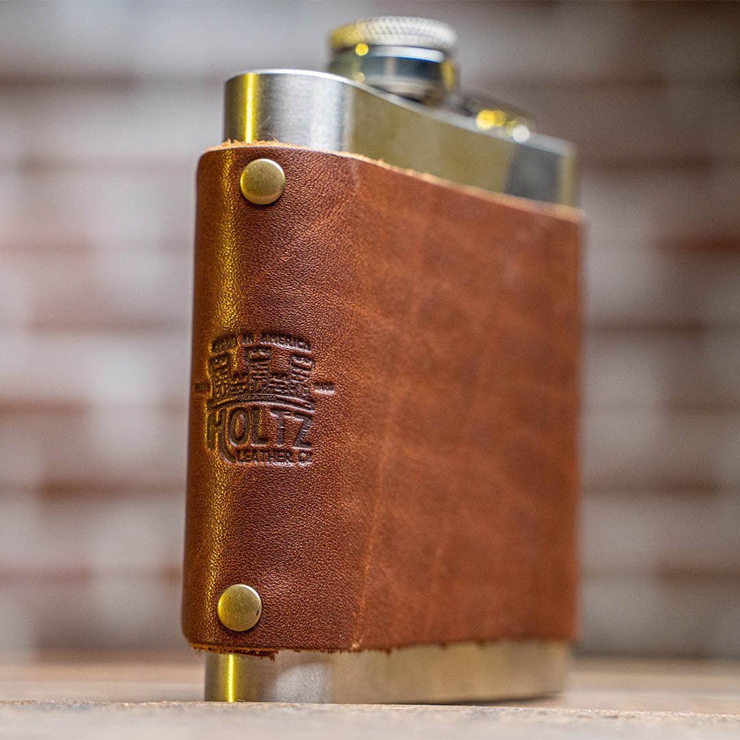The Golf Hatch Fine Leather Flask Wrap with Stainless Steel Flask - Holtz Leather