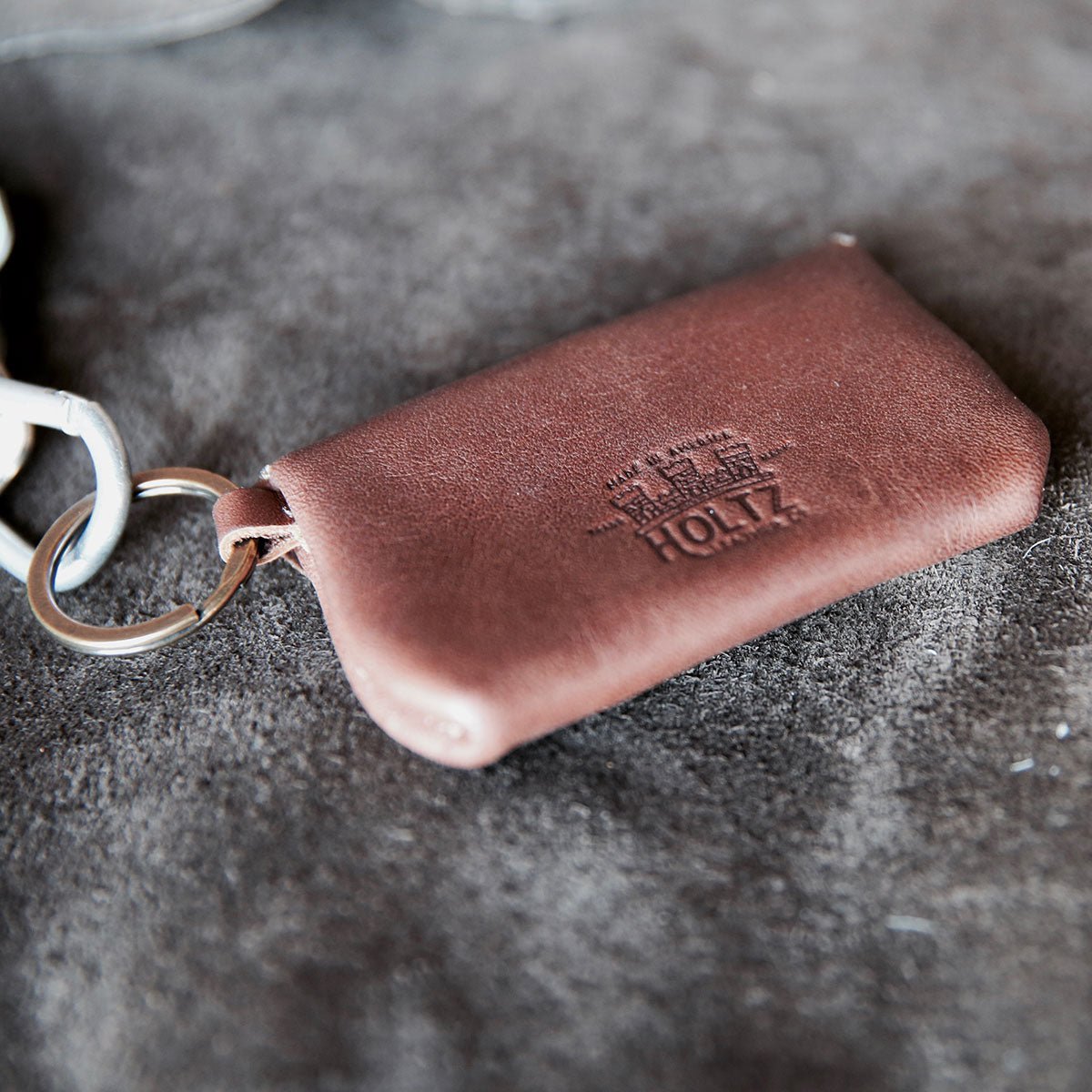 The Officially Licensed Marine Corps Rosie Fine Leather Scallop Keychain Wallet - Holtz Leather