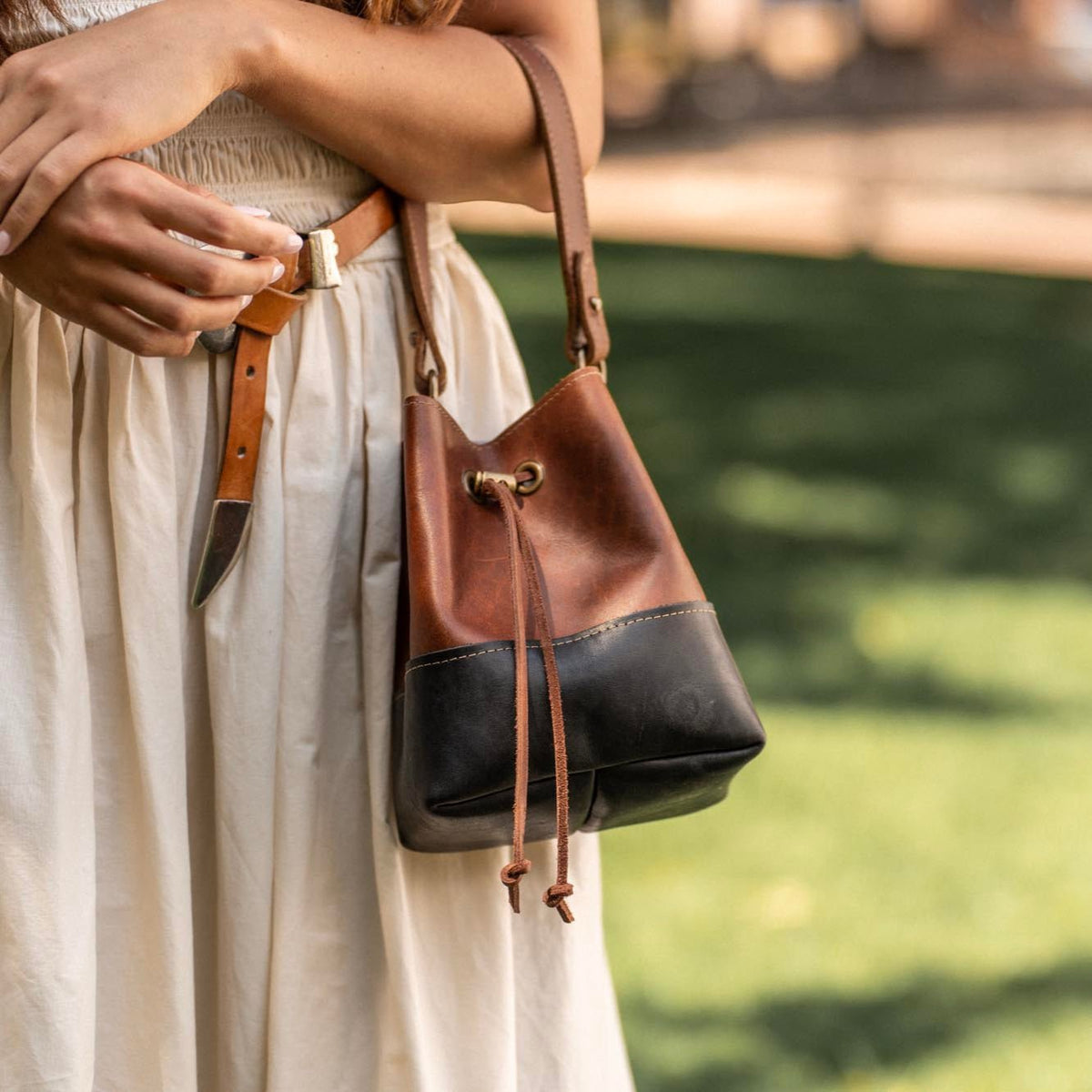 The Abigail Fine Leather Bucket Bag Purse - Holtz Leather