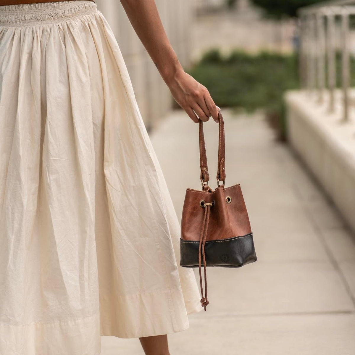 The Abigail Fine Leather Bucket Bag Purse - Holtz Leather