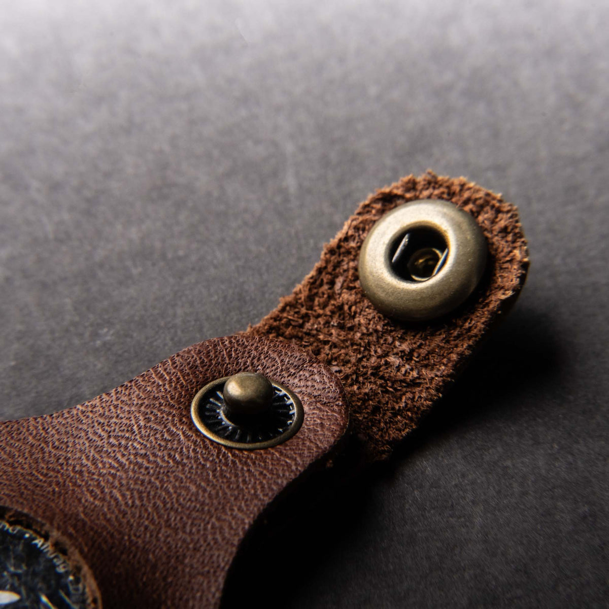 The Beacon Leather Air Tag Keychain - Holtz Leather