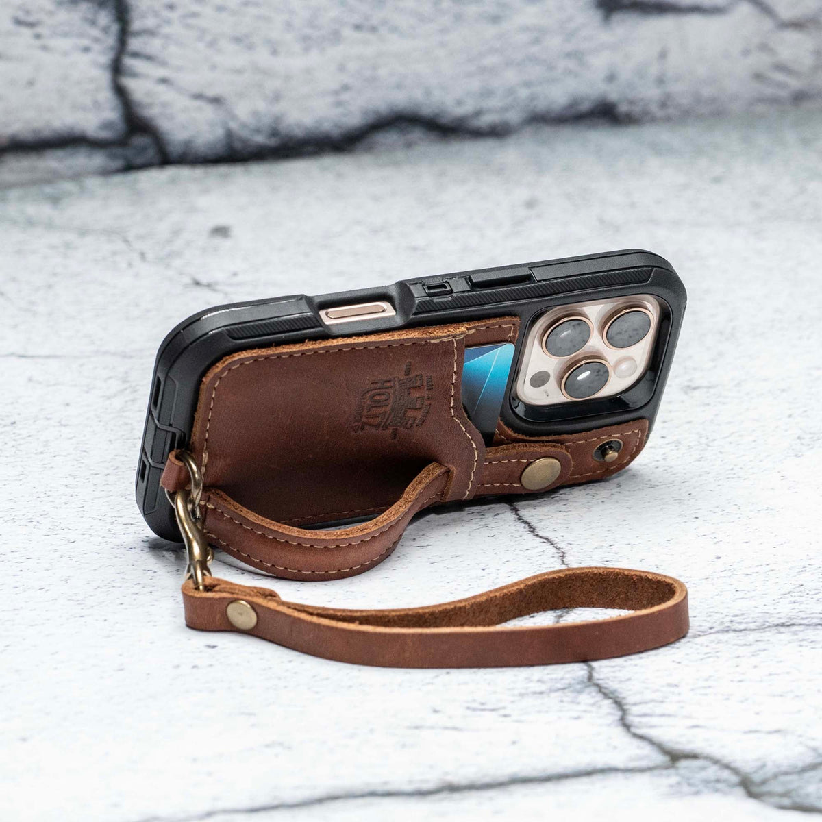 The SWITCH 4 - IN - 1 Leather Phone Case - WALLET, KICKSTAND & LOOP for iPhone® - Holtz Leather