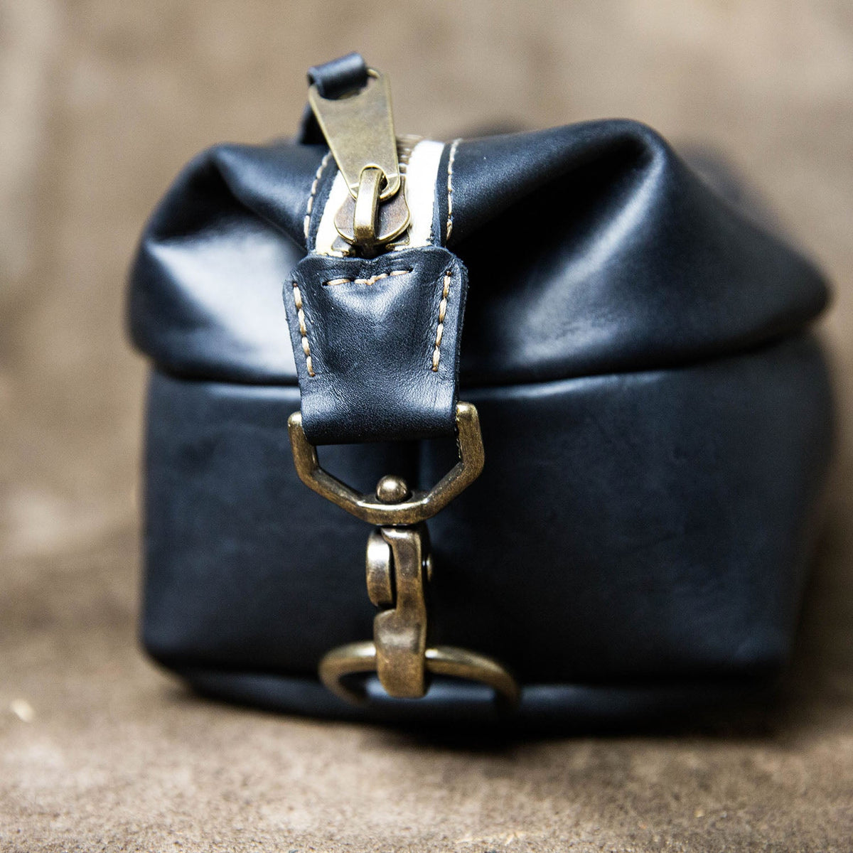 The Dopp Bag - Personalized Brown Fine Leather Shave Toiletry Bag Travel Bag With Zipper - Holtz Leather